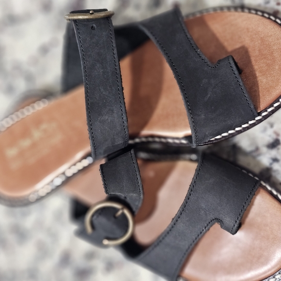 Coach And Four Tucano Sandal - Picture 8 of 11